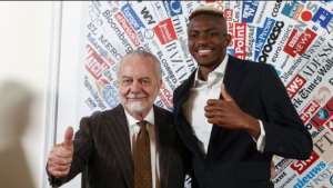 Aurelio de Laurentiis and Victor Osimhen pictured at an awards ceremony for Italys best foreign athlete in 2023. Photo by Riccardo De Luca/Anadolu Agency via Getty Images