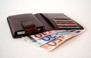 If You Find A Missing Wallet Full Of Money Will You Give To The Owner Or Keep It?