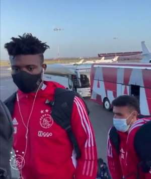 Mohamed Kudus estava voando para Portugal para um acampamento de inverno com a equipe do Ajax