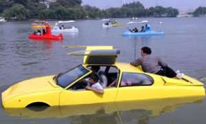 Man builds amphibious car