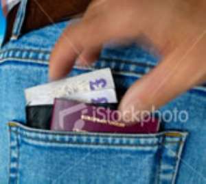 Police dragnet catches pickpockets