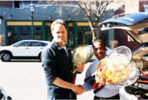 La Constance Tennis Academy Receives Tennis Rackets