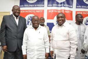 Akufo-Addo In A Group Photo With NPP National Executives
