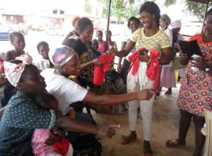 4x100 Gold Medalist, Esther Dankwah Shows Love To The Needy