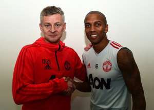 Ashley Young Signs One-Year Contract Extension At Manchester United