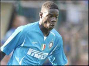 Italians racially abuse Balotelli