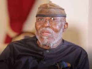 Dr Nyaho Tamakloe dares Muntaka to explain why he withdrew bribery allegations against judges