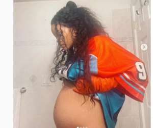 Rihanna breaks the internet with new bathroom photo of baby bump