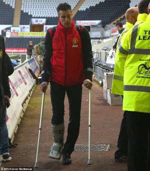 Inury blow: Robin van Persie ruled out for one month?