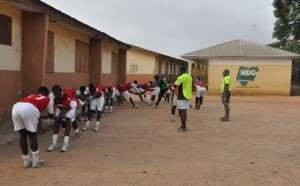 World cup 2014  Nigeria-Kenya : Harembee Stars makes their training in a primary school!