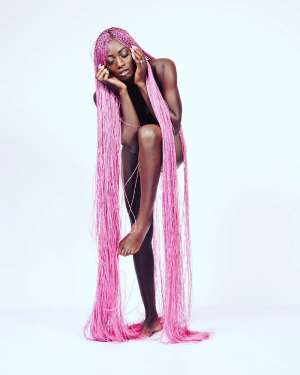 International Model, Mary Timms Flaunts World's Longest Wig