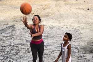 Nollywood Actress, Ibinabo Fiberesima goes Basketballing with Daughter