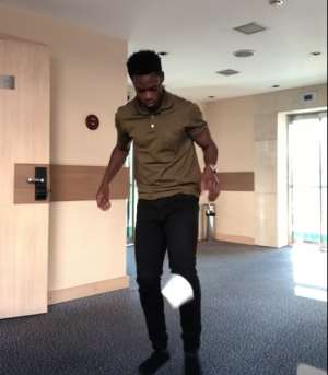 Ghana's Edwin Gyasi Joins Stay At Home Challenge With Toilet Roll Amid Coronavirus VIDEO