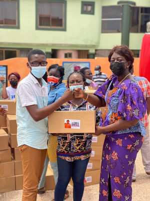 200 SHS students receive support from Sheila Bartels
