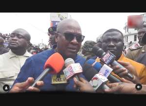 Mahama visits Adum Central Market to assess fire situation