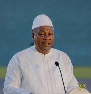President Mahama joins Muslims to break Ramadan fast