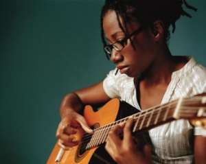 Asa, Nigerian musician, wins French award