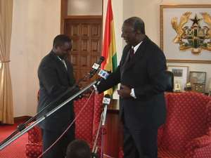 Azumah to present Hall of Fame ring to President