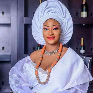 Face of Universe Nigeria Photogenic Gold Niyi-Aluko stuns in firstbridal photos