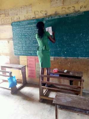 This Female Teacher Wrote End Of Term Exams On A Chalkboard