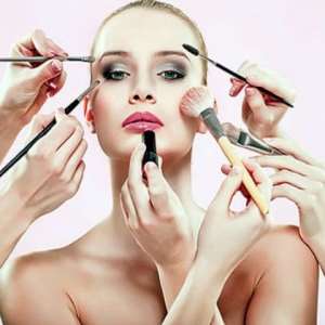Five Speedy Makeup Hacks That Save You Time