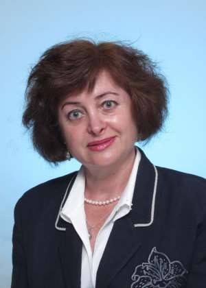 Marcela Ganea, Linguist and international journalist, with particular interests in geopolitics, security, outer space, economy, culture and education.