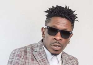 Video: Shatta Wale Hilariously Poses As A Woman