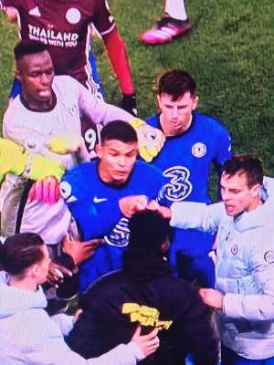 Amartey being heckled by Chelsea defender Thiago Silva