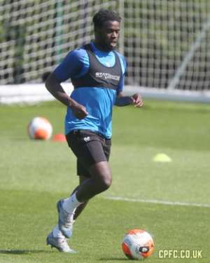 Jeffery Schlupp Trains With Crystal Palace Teammates Ahead Of EPL Return