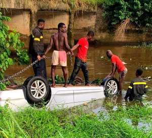 Three perish after vehicle plunges into river near Enyiresi