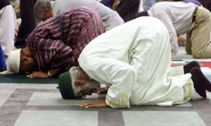 True Muslims praying