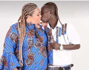 Patapaa's wife to be a mother soon?