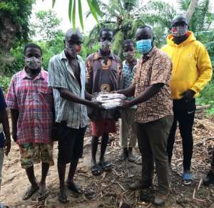 Break Bread Foundation Supports Vulnerable In Volta Region To Fight Covid-19