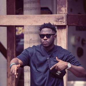 Rapper Medikal says he was drunk and didn't notice when Fela Makafui fainted at their wedding