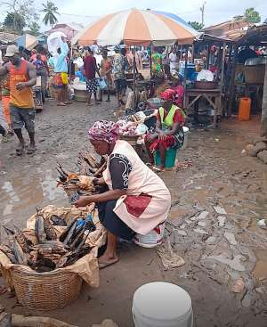 KassehMarket executives stop sale of food near toilet facility