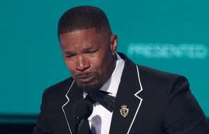 Jamie Foxx steals show at BET awards, delivers emotional acceptance speech