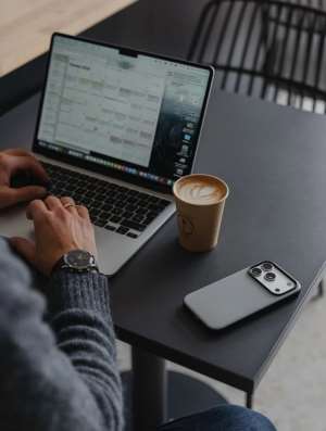 The 15-Minute Monday Reset: How to Protect Your Time, Money, and Energy Before 9 AM