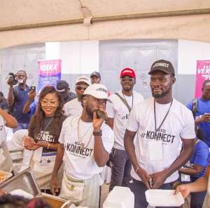 Bisa Kdei Feeds Hundreds Of People At Awoshie