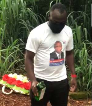 Kwadaso: Kingsley Nyarko Campaign Team Member Invoke Curses On Delegates At A Cemetery