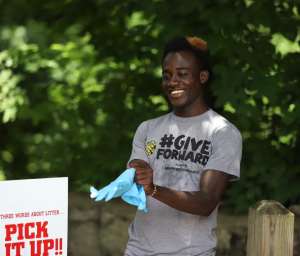 Edward Opoku Volunteers For Keep Columbus Beautiful Clean Up Exercise