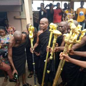 The Silence of Libation: Losing Ourselves in Foreign Prayers