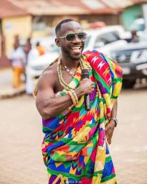 Highlife artist of the year must be given GHS100,000 - Okyeame Kwame to award organisers