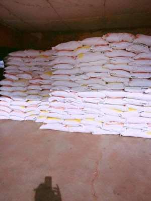 Hajia Abibata Surprises Yendi Farmers With 1,800 Fertilizers, 600 Knapsack sprayers, 5,400 bags of Maize Seeds