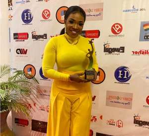 Jayana grabs Award for Music at 2021 Under 30 Women Awards