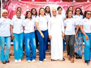 Andre Dede Ayew poses with Miss Ghana contestants and Inna Patty