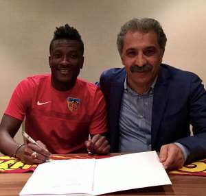 Asamoah Gyan not keen on competing with Eto and Adebayor in Turkey