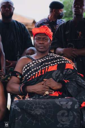 Wenchimanhene, Osagyefo Ampem Anye Amoampong Tabrako III sitting in state during the One-Week observation of Wenchi Hemaa.