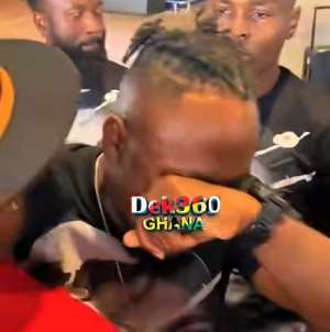 Choir Master breaks down in tears at Airport after returning from wifes funeral in US