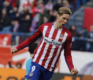 Fernando Torres extends Atletico contract
