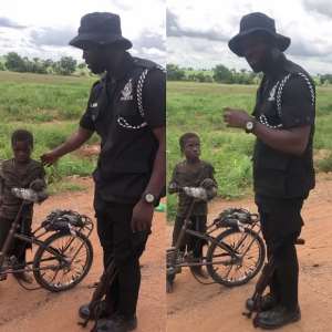 Ghanaian Police Officer's Gesture Touches Social Media Users